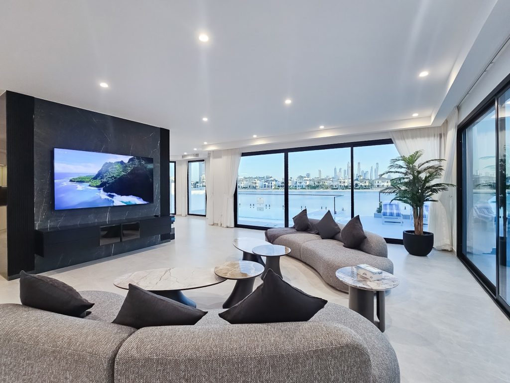 5 BR + Maid Palm Jumeirah